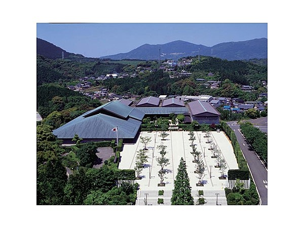 佐賀県立九州陶磁文化館